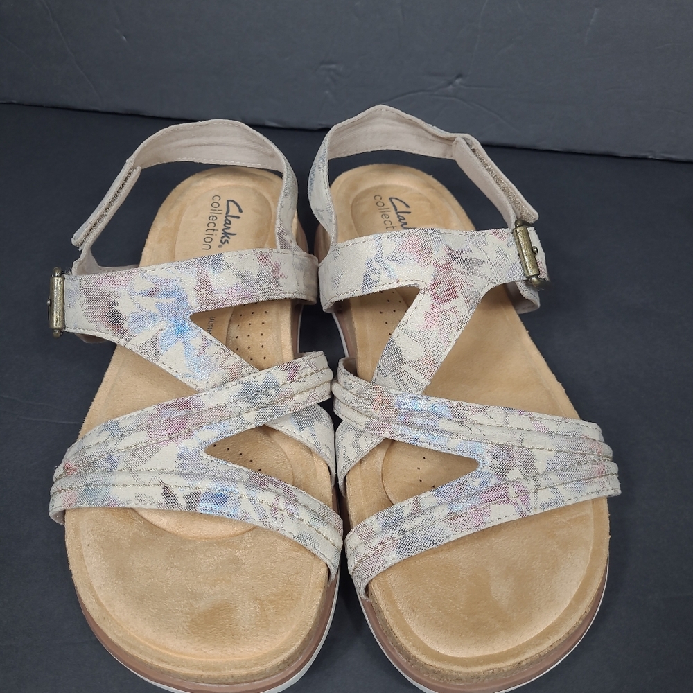 Clark’s Collection Adjustable Sandals Brynn Step SAND FLORAL Women US 9.5W - Picture 7 of 11